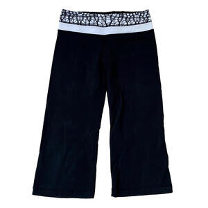 Lululemon Black White Athletic Yoga Capri Pants Stretch Knit Cropped Crop 6